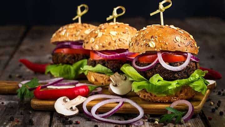 อาหารผสมผสาน: เคล็ดลับลับการรวมโปรตีนจากพืชและสัตว์ให้ลงตัว อร่อย และยั่งยืน