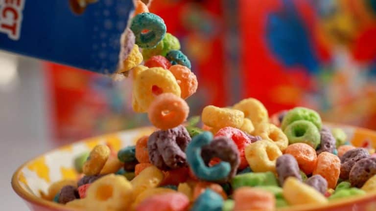 ฟ้องร้องสะเทือนวงการอาหาร! รัฐเวสต์เวอร์จิเนียแบนสีสังเคราะห์ จุดชนวน “อเมริกาแข็งแรงอีกครั้ง”